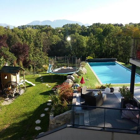 Chambres, cuisine, piscine, spa, billards, airhockey, nature Fillinges Esterno foto